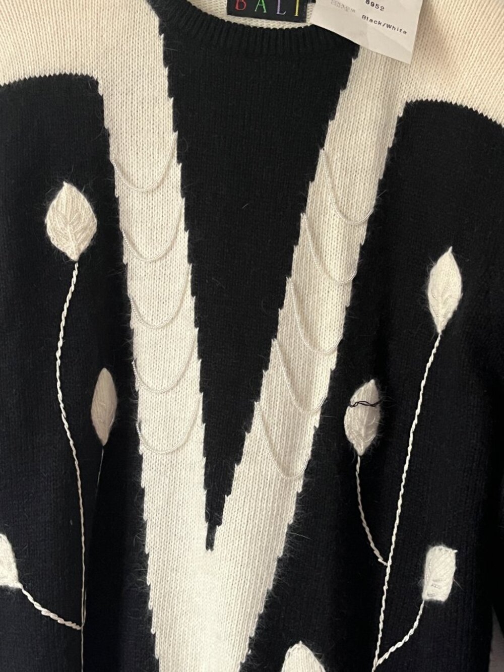 BALI Vintage Mohair sweater for women in size M with embroidery - Picture 2 of 3